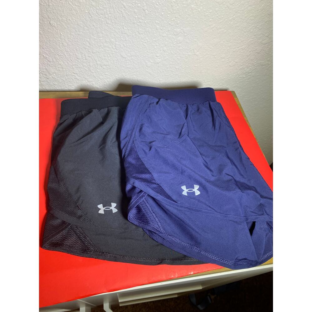 2 Under Armour Women's Size M Athletic Shorts Loose Heatgear Black/Blue 2 pairs - Picture 4 of 10